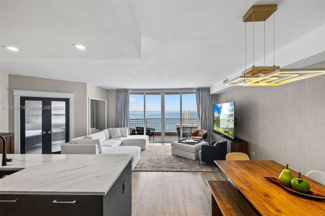 848 Brickell Key Dr 3403, Miami, FL 33131