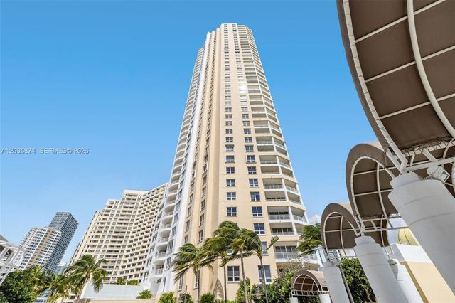 848 Brickell Key Dr 3403, Miami, FL 33131