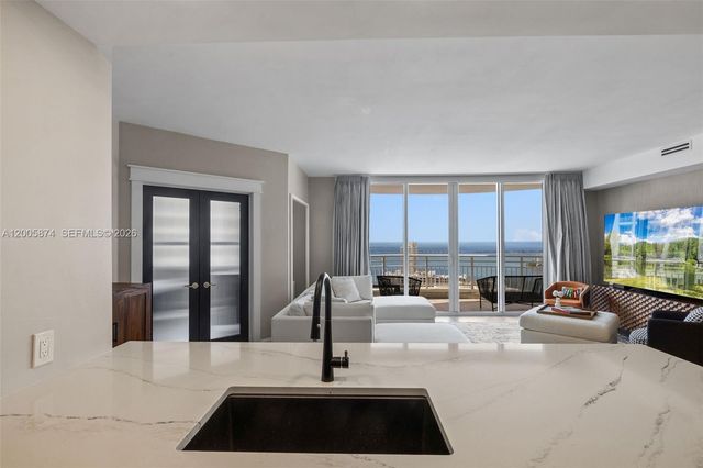 848 Brickell Key Dr 3403, Miami, FL 33131