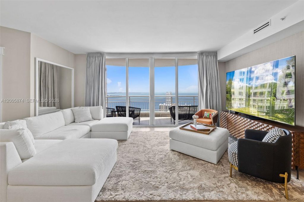 848 Brickell Key Dr 3403, Miami, FL 33131