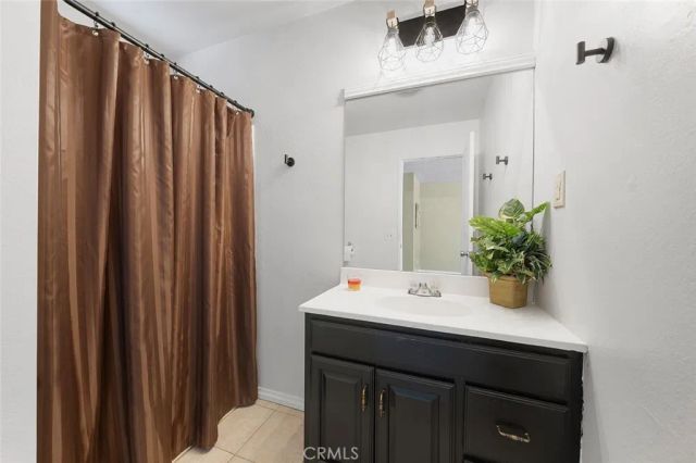 22411 Roundup, Apple Valley, CA 92308