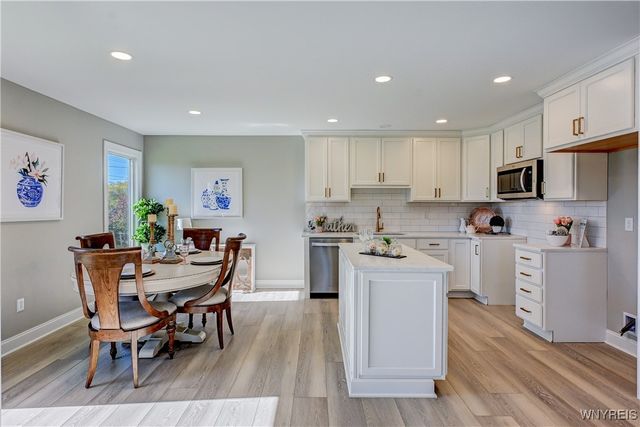 16 A Stonham Place North, Amherst, NY 14221