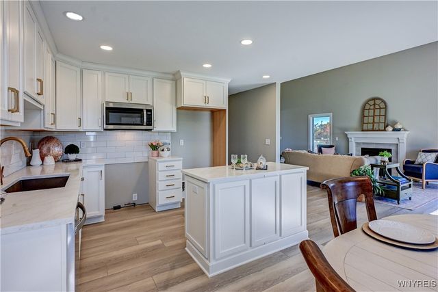 16 A Stonham Place North, Amherst, NY 14221