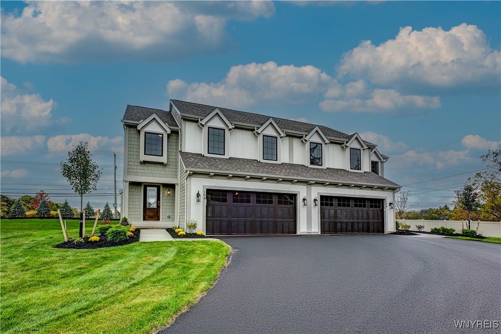 16 A Stonham Place North, Amherst, NY 14221