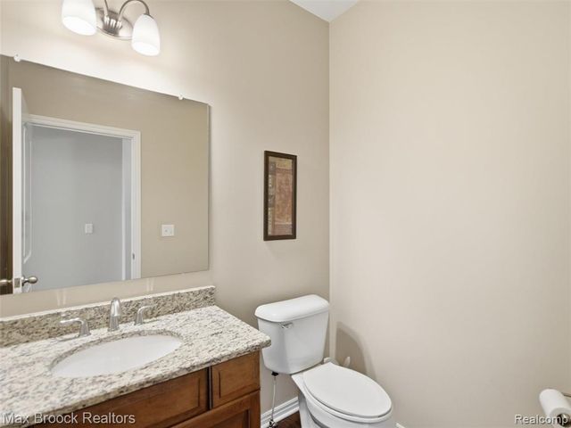 583 Birchcrest Court, Oakland, MI 48363