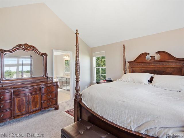 583 Birchcrest Court, Oakland, MI 48363