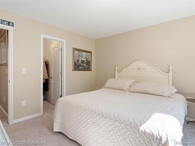 583 Birchcrest Court, Oakland, MI 48363