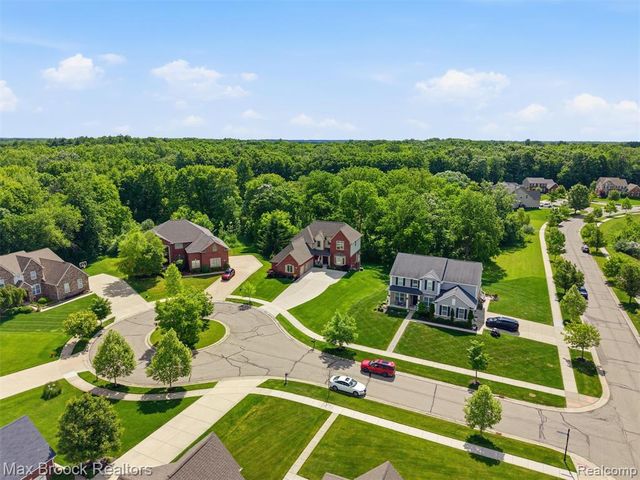 583 Birchcrest Court, Oakland, MI 48363