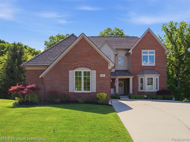 583 Birchcrest Court, Oakland, MI 48363