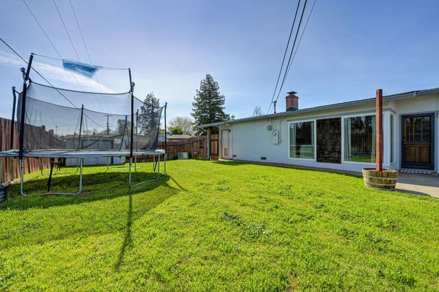 8300 Butternut Dr, Citrus Heights, CA 95621