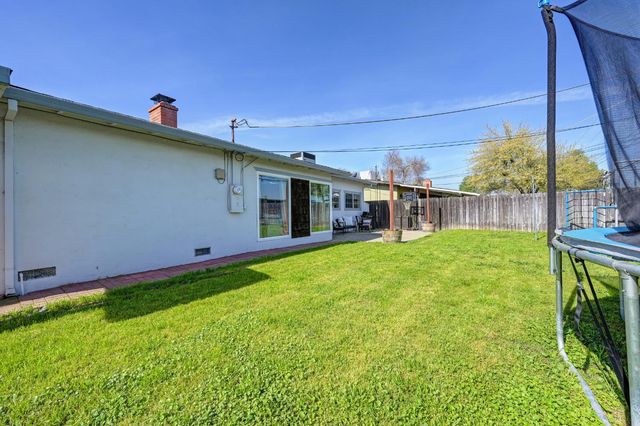 8300 Butternut Dr, Citrus Heights, CA 95621