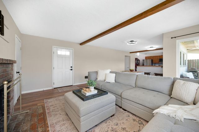 8300 Butternut Dr, Citrus Heights, CA 95621