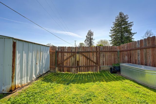 8300 Butternut Dr, Citrus Heights, CA 95621
