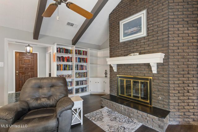 423 Trailwood Drive, Clinton, MS 39056
