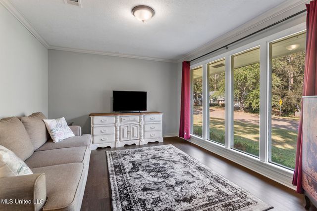 423 Trailwood Drive, Clinton, MS 39056