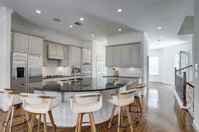 10 Shell Port Square, The Woodlands, TX 77380