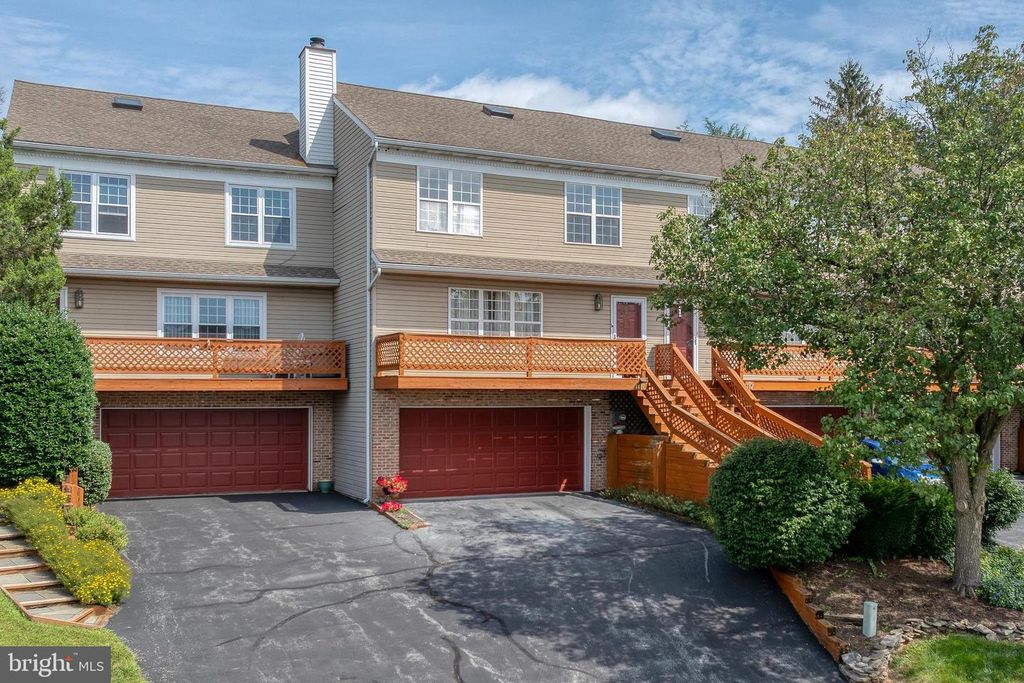 110 PINNACLE POINT, Lancaster, PA 17601
