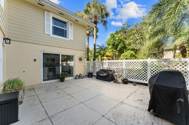 4801 Roxbury Court, Boynton Beach, FL 33436