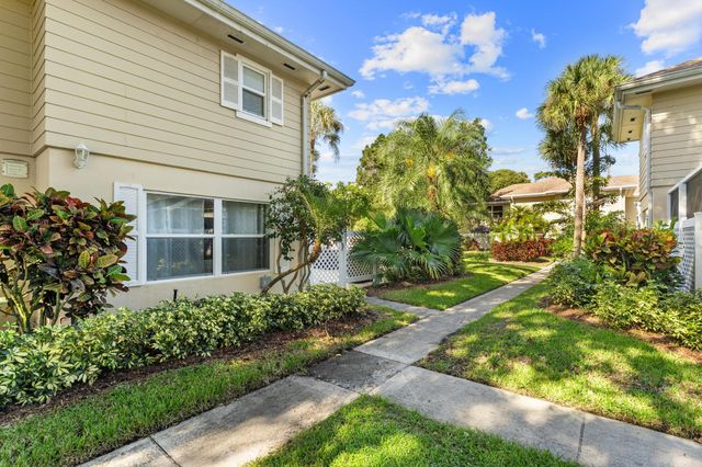 4801 Roxbury Court, Boynton Beach, FL 33436