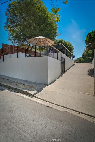 6150 Strickland, Los Angeles, CA 90042