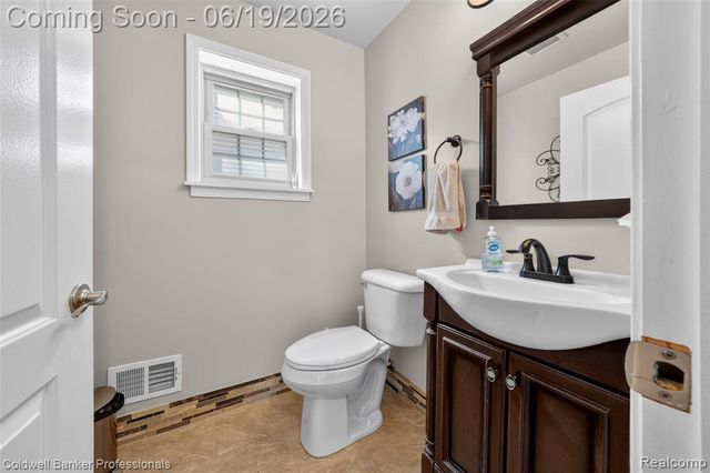 1625 Hampton Road, Grosse Pointe, MI 48236