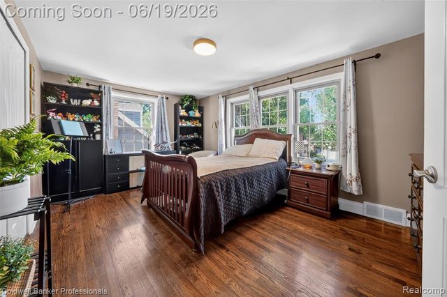 1625 Hampton Road, Grosse Pointe, MI 48236