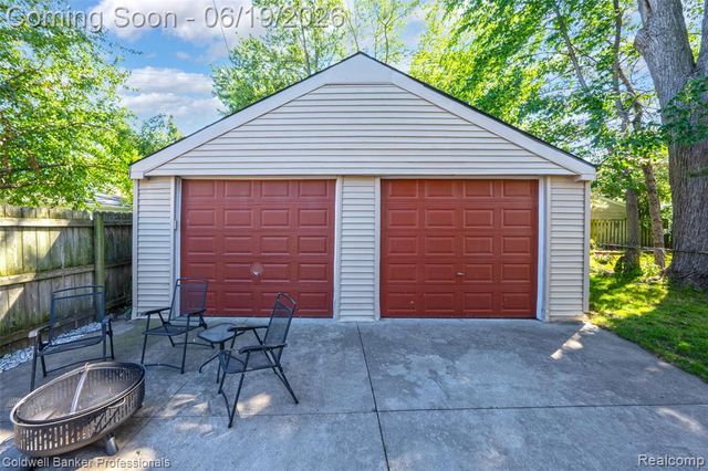 1625 Hampton Road, Grosse Pointe, MI 48236