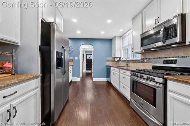1625 Hampton Road, Grosse Pointe, MI 48236