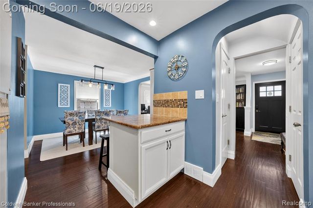 1625 Hampton Road, Grosse Pointe, MI 48236