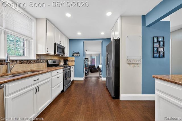 1625 Hampton Road, Grosse Pointe, MI 48236