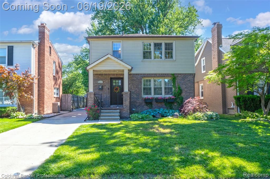1625 Hampton Road, Grosse Pointe, MI 48236