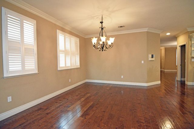 13702 Channel Ln, Waterford, CA 95386