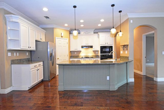 13702 Channel Ln, Waterford, CA 95386