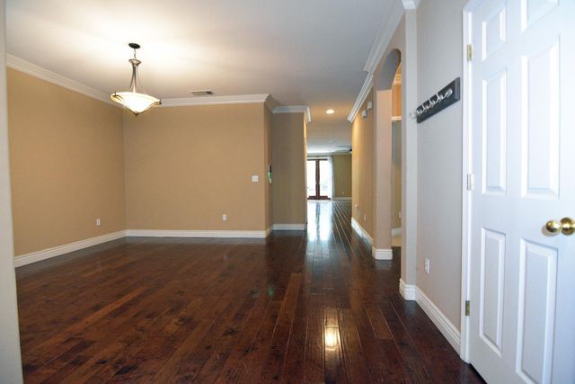 13702 Channel Ln, Waterford, CA 95386