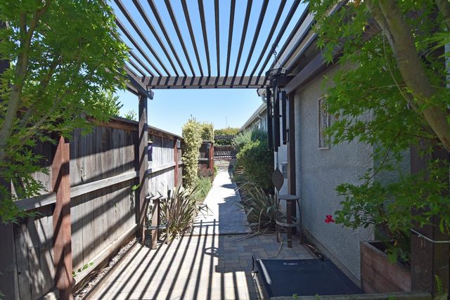 13702 Channel Ln, Waterford, CA 95386