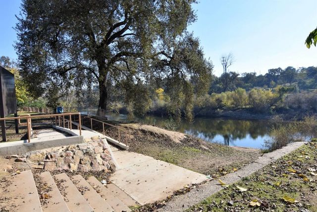 13702 Channel Ln, Waterford, CA 95386