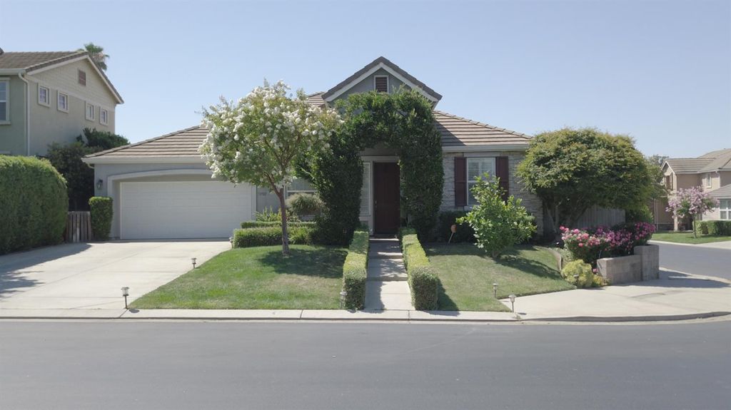 13702 Channel Ln, Waterford, CA 95386