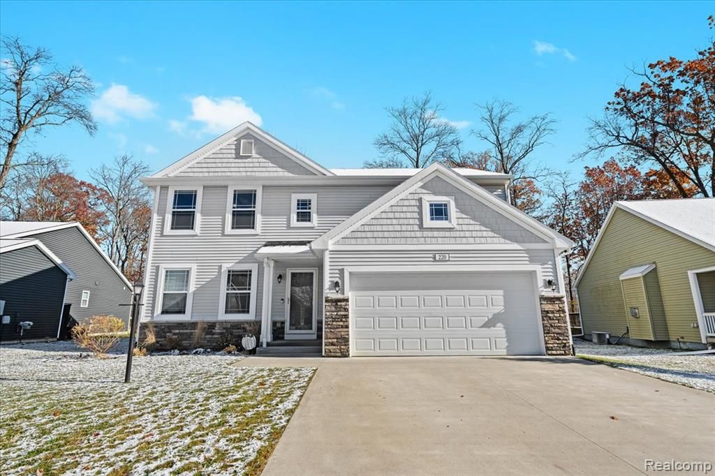 220 Laura Lane, Linden, MI 48451