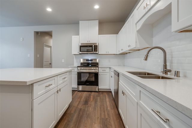 137 Park Place Circle A, Waller, TX 77484