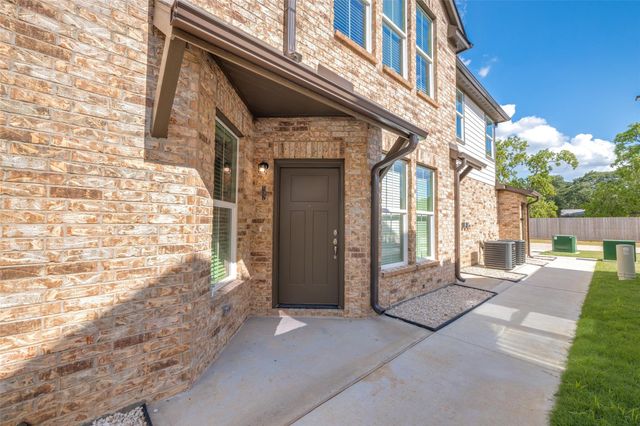 137 Park Place Circle A, Waller, TX 77484