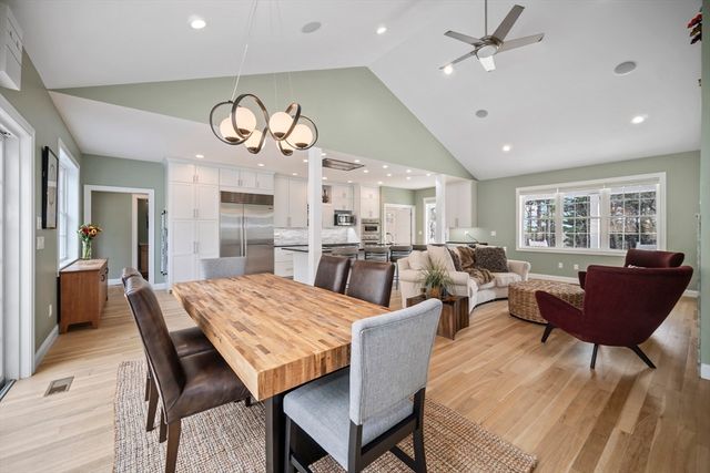 8 Julian Lane, Hudson, MA 01749