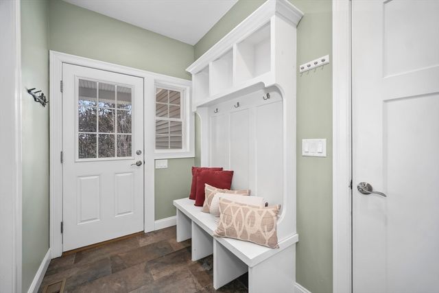 8 Julian Lane, Hudson, MA 01749