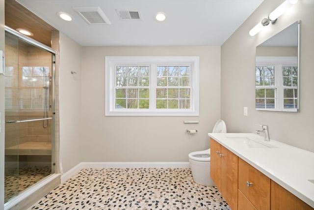 8 Julian Lane, Hudson, MA 01749