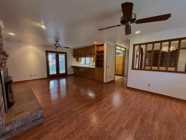 324 Applewood Dr, Lodi, CA 95242