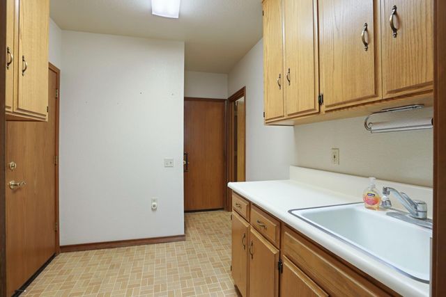 324 Applewood Dr, Lodi, CA 95242