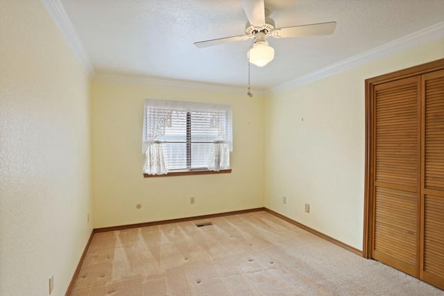 324 Applewood Dr, Lodi, CA 95242