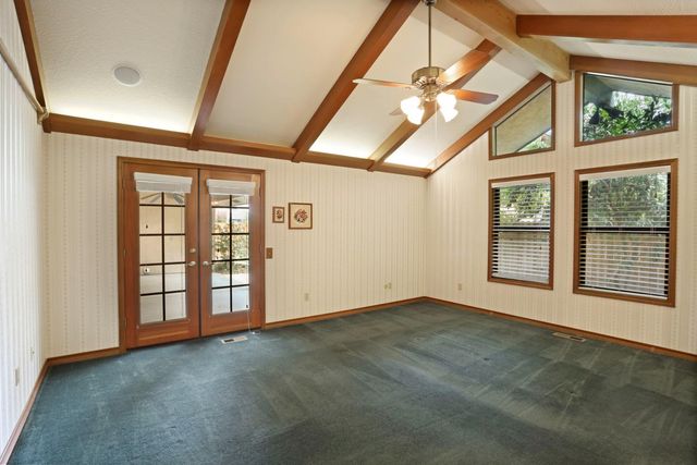 324 Applewood Dr, Lodi, CA 95242