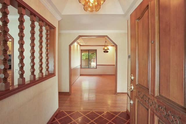 324 Applewood Dr, Lodi, CA 95242