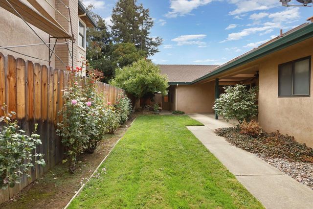 324 Applewood Dr, Lodi, CA 95242