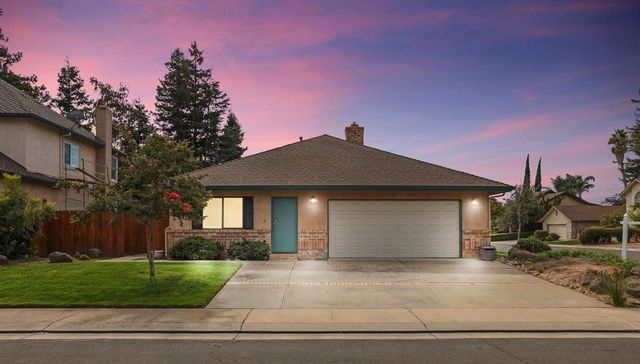 324 Applewood Dr, Lodi, CA 95242